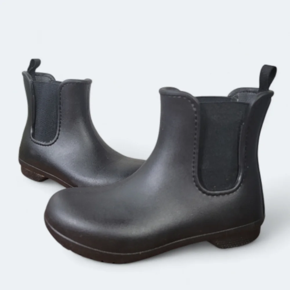 CROCS Black Rain Boots Pull on Chelsea Boot Waterproof Size Women's 4